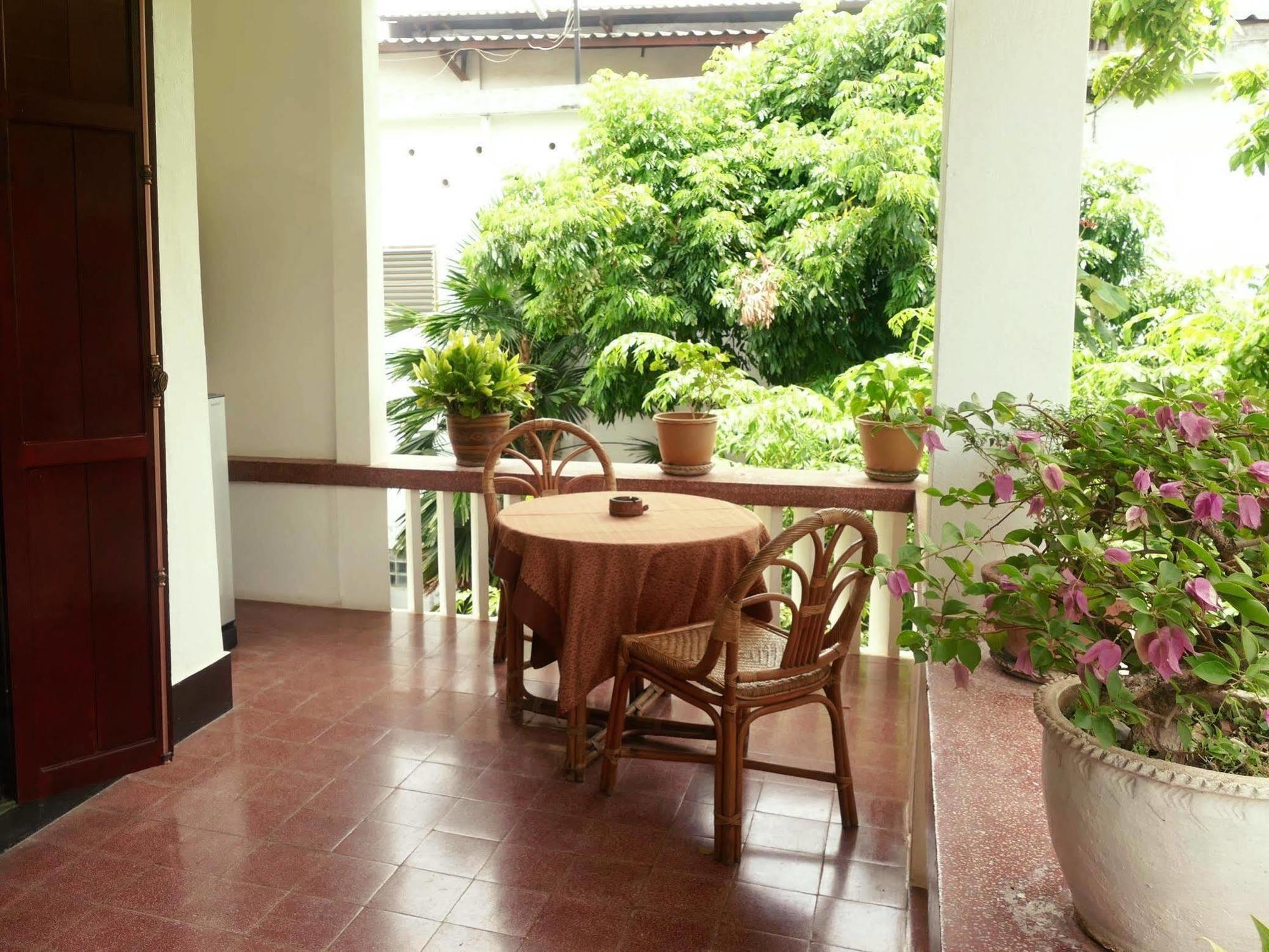 Lani'S House By The Ponds Hotel Viêng Chăn Ngoại thất bức ảnh
