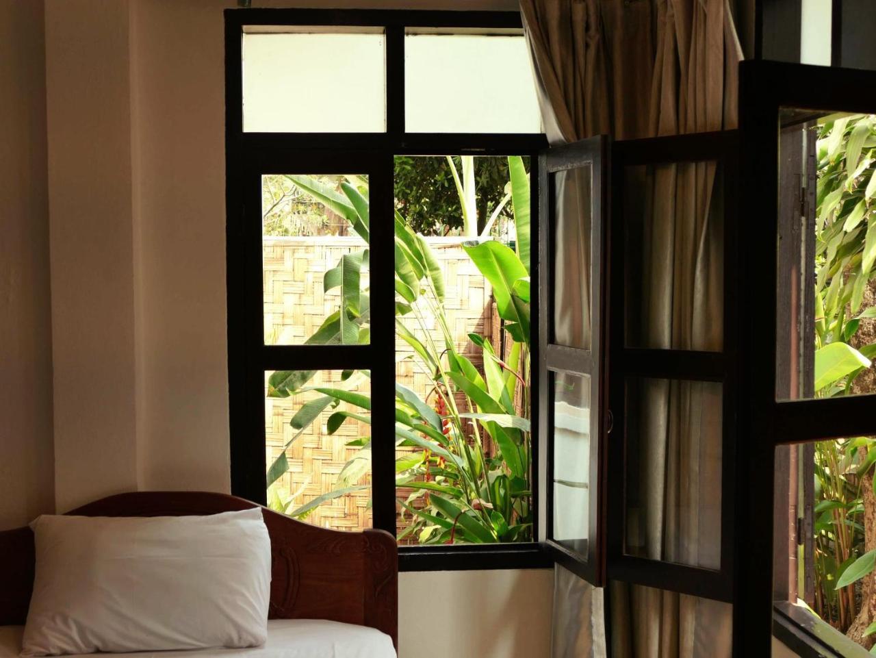 Lani'S House By The Ponds Hotel Viêng Chăn Ngoại thất bức ảnh